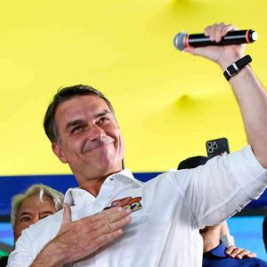 Com tantos familiares, reeleição para quê?