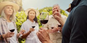 Des variétés résistantes pour sauver la vigne : les consommateurs sont‑ils prêts à changer de goûts et les vignerons à les adopter ?