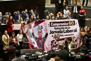 Claudia frena a Kuri y al embajador // Timbiriche, ¿plagio? // Jasmine Bugarín - Dinero