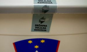 Sindikalne centrale pozivajo k udeležbi na referendumu, rešitvam nasprotujejo