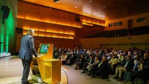Las administraciones piden la colaboración de los promotores para afrontar el déficit de vivienda
