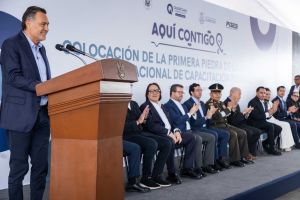 Panistas croqueteros y serviles // Halcón disfrazado de embajador // Blanquiazules, gringos de clóset - México SA