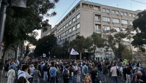 „Neće moći ove noći“: Studenti podneli prigovor RIK-u na odluke u vezi sa glasanjem u inostranstvu