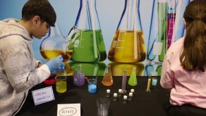 Becas STEM: Dignidad científica contra el paternalismo