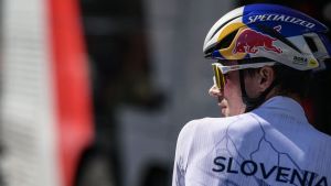 A falta de Pogacar, Roglic al rescate