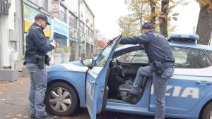 Dramma della disperazione, accoltella la moglie malata: finisce in manette a 83 anni