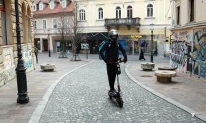Električni skiroji vedno bolj priljubljeni med roparji in tatovi