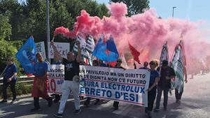Electrolux, Beko, Whirlpool. Il Fabrianese appeso a un filo. Tra sacrifici occupazionali e un piano di rilancio in forse