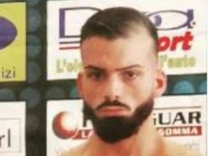Il pugile stabiese Andrea Izzo arrestato per spaccio di crack: pugni al carabiniere prima delle manette