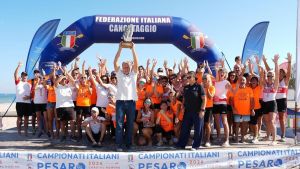 Canottaggio in mare, campionati italiani. I Master remano senza risparmio . Così Pesaro porta a casa l’oro
