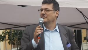 Calabresi nel mirino della sinistra. Mirko Mazzali, l’avvocato del Leoncavallo: “Legittimo che si candidi, lo si deve giudicare dai programmi