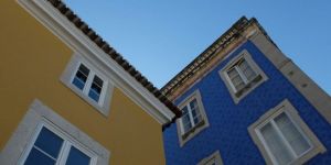 A renda não se decreta. Constrói-se