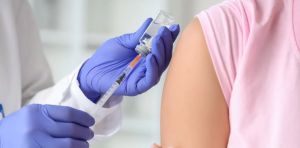 ¿Deberían separarse las campañas de vacunación de gripe y covid‑19?