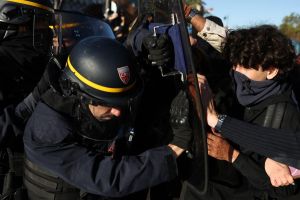 Violences et maintien de l’ordre : la police française a-t-elle un problème ?