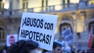 Encuesta CIS: Los españoles apoyan intervenir el mercado de la vivienda, pero rechazan expropiar pisos vacíos