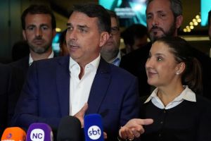 O plano fiscal de Flávio Bolsonaro precisa que os juros façam parte do trabalho