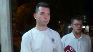 Protest zbog hapšenja studenta Mateje Nikolića u Nišu: Aktivistinja SNS koju je Vučić predstavio kao žrtvu bila nasilna?