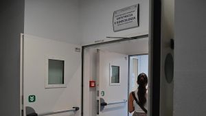 “Possiamo dire che ha emesso un suono che sembrava un vagito, lo possiamo aggiustare”: così i medici riscrivevano la morte di Salvatore