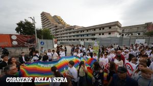 Marcia anti-camorra a Scampia: nonostante la pioggia in strada centinaia