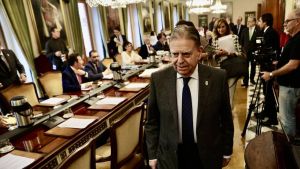 El Alcalde de Oviedo sobre la acampada por la vivienda en La Escandalera: «El Ayuntamiento no va a hacer nada, solo esperar»