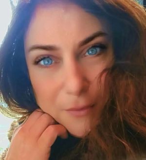 «Σταλαγμίτες» της Γεωργίας Καρακατσοπούλου-Χαϊδούλη