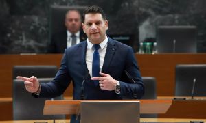 Stevanovića v državnem zboru obiskali kriminalisti, kaj so iskali?