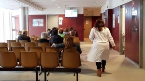 El Principado estrecha el control sobre los centros de salud que tienen demoras de más de tres días para una consulta