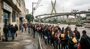 A fila e a ponte