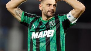 Domenico Berardi e la moglie Francesca soccorrono uno studente che ha avuto un malore sul bus: “Si sono precipitati senza esitazione”