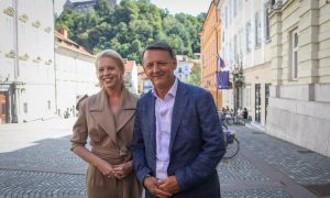 Urška Klakočar Zupančič za omejitev županskih mandatov, podobne pobude Piratov ni podprla