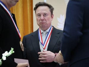 Bell: Alberta separatists stumble and stagger and Elon Musk won't help