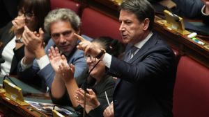 La forza di Giuseppe Conte contro le finte autocrazie