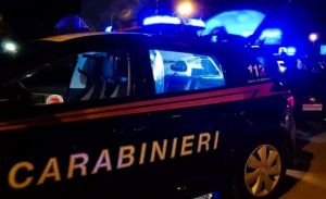 Livorno, si picchiano fuori da un pub: trentenne ferito al volto con un anello