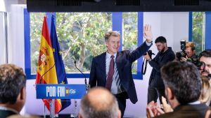 Feijóo mantiene unido al PP en su cuestionamiento sobre el voto por correo y su propuesta de vivienda