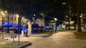 Sgomberata piazza della Libertà a Trieste dopo i controlli: ora arriva la stretta sulle associazioni