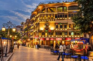 Lahore Food Street comes alive as cooler evenings bring back winter cravings