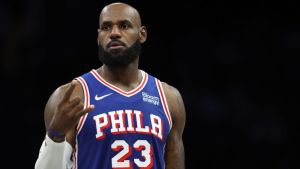 Završio meč bez promašaja: Lebron Džejms debitovao za Filadelfiju