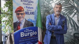 Il vannacciano Carmelo Burgio prende le misure a Milano