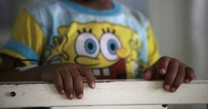 ¿Con los niños no? Amílcar y los López Beltrán difieren