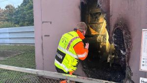 Omfattende skader efter brand: Aflysninger og færre tog resten af dagen
