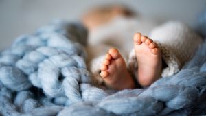 Neonato morto dopo il parto in casa, in Appello chiesta la conferma della condanna per l’ostetrica