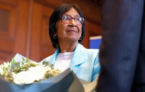 Vredesprijs Navi Pillay is ook een terechtwijzing aan Nederland