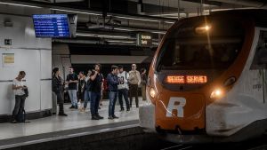 Directo | Más de 30 kilómetros de retenciones en las rondas de Barcelona y otros 27 en la AP-7 por el puente de octubre