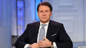 Conte mette sullo stesso piano Putin e Zelensky: 