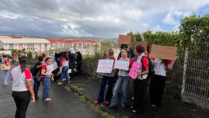 « Nous ne sommes pas des animaux, nous sommes la jeunesse ! » : en Martinique aussi, les lycéens amplifient la contestation