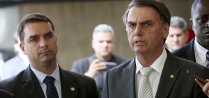 Depois de comer a velha direita, o bolsonarismo devora os jornalões