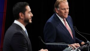 Increasingly insulated Democrats struggle in debates