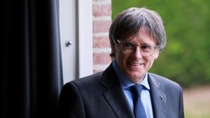 Puigdemont hace cajas