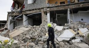 Un hotel y una iglesia colapsan en la zona afectada por el terremoto de 7,7 en Panamá