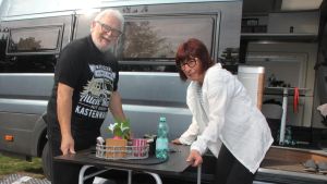 Sie sparen sich hunderte Kilometer und kommen zum Campen an den Bodensee